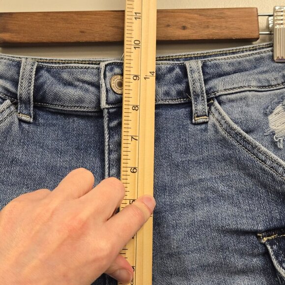 Vervet Women's S Denim Distressed High-Waisted Frayed Hem Cargo Pocket Shorts - Picture 7 of 11